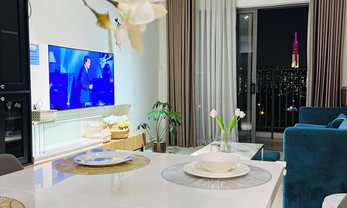Thu Thiem Apartment | Saigon Premium 3 BR Pool Gym & Riverside Park City view
