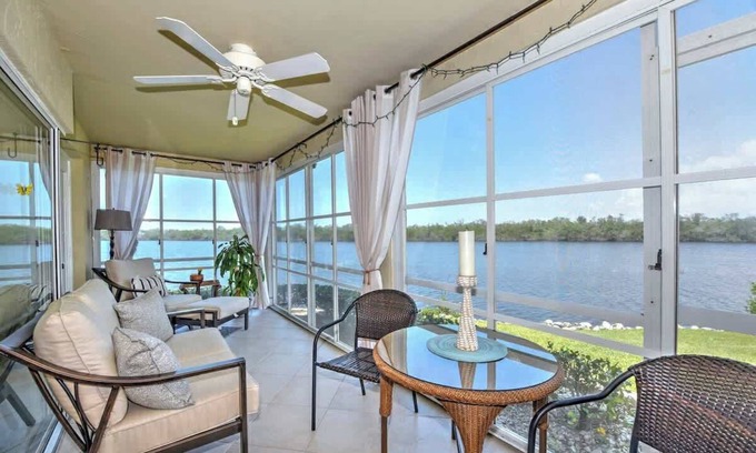 Hammock Bay Condo | Sail Away to Palm Tree Paradise