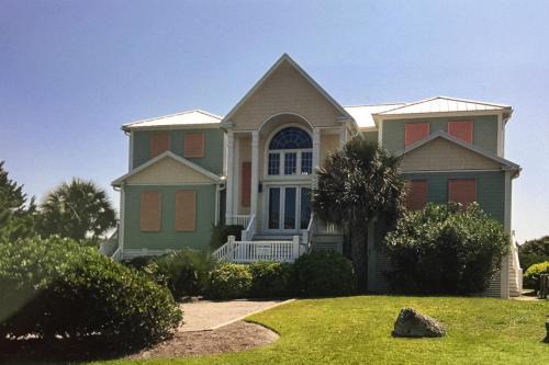 Pine Knoll Shores House | Sail Away
