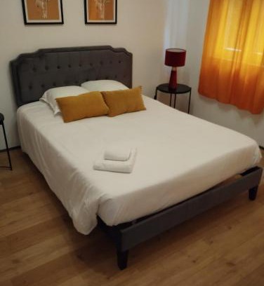 Republique Apartment | Sainte Cécile 1- Appartement spacieux et lumineux