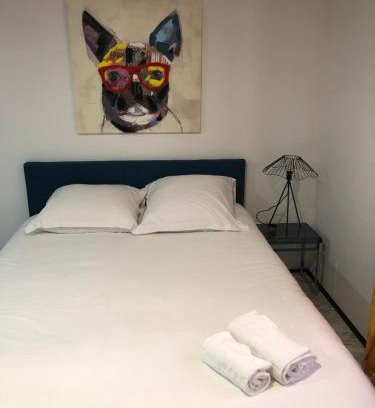 Republique Apartment | Sainte Cécile 9 - Studio Pop entre sol