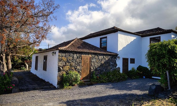 Hoyo de Mazo House | Salazar