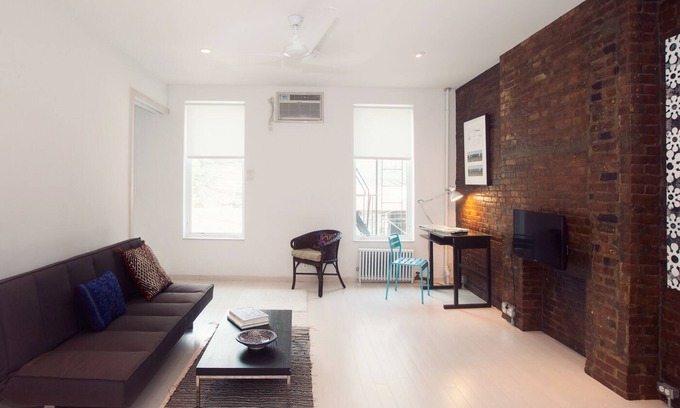 Hunters Point Apartment | SALE: Zen Artist Loft: Clean/Spacious/Fast WiFi/Free parking/washer/dryer