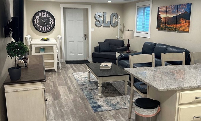 Cottonwood Heights House | Salt Lake City Cottonwood Heights Apt. 3 bed 1 Bath Great Ski Spot Sleeps 6