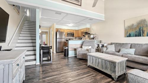 El Centro Beach House | Salt Life Loft by Sand Seeker Vacations