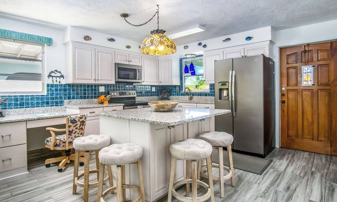 Coury House | Salt & Seaglass- Porch, Dock, Pool Club. Sept 28 - Oct 10 Open & Big discount