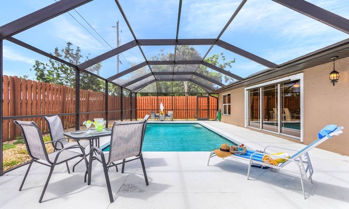 Venice East House | Saltwater Pool, Pet Friendly, Grill and Picnic Table - A Time for Paws - Roelens Vacations
