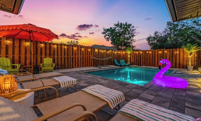 Whitfield House | Saltwater Siesta 4BD Saltwater Pool Home near Beaches w/Game Room & Arcade