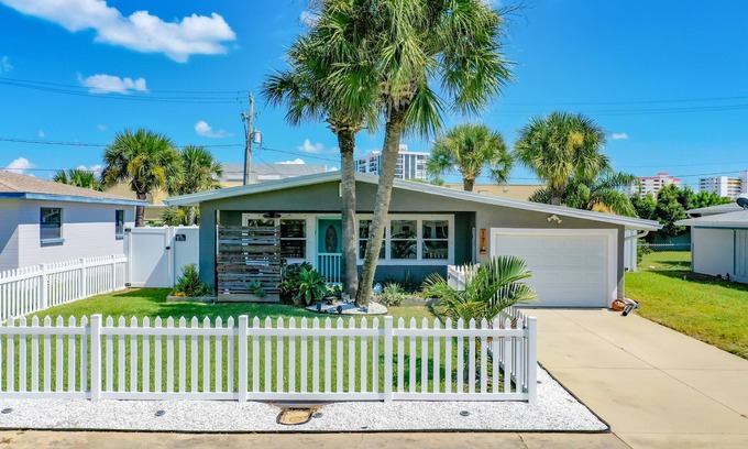 Brendale Heights House | Salty Air Beach House