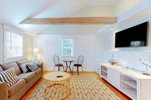 West Yarmouth House | Salty Kisses Unit 20