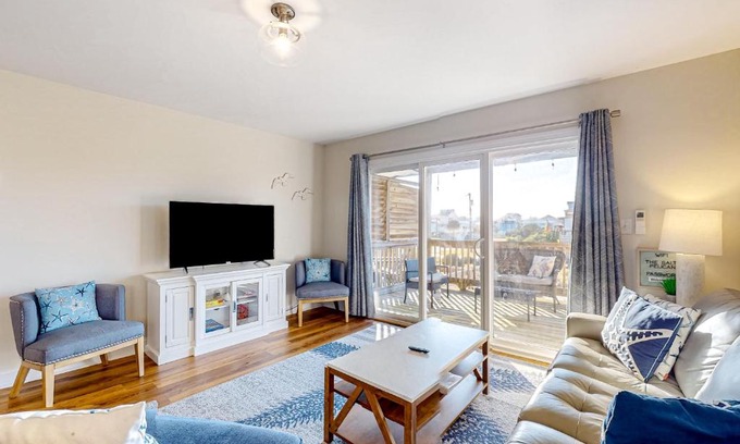 Atlantic Beach Apartment | Salty Pelican