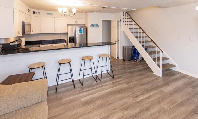 Northeast Virginia Beach House | Salty Vibe - Resort Area - Vibe District VB