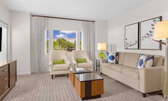 Williamsburg Condo | Same-Day Getaway? 1 King Bd Villa at Grande Vista