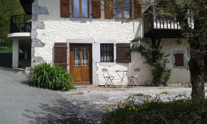 Samoens Apartment | SAMOENS-Bel Apartment-4 persons ds a traditional Savoyard chalet-Expo SOUTH