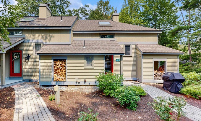 Gilford Condo | Samoset Condo w/beach, pool, tennis, game room, porch & views
