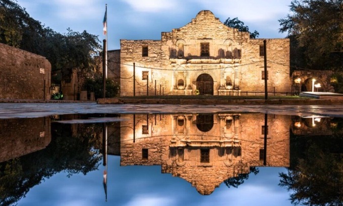 Far North Central House | San Antonio Serenity: 23 Min To Six Flags Sleeps 10, 3-Bedroom/2.5Bath