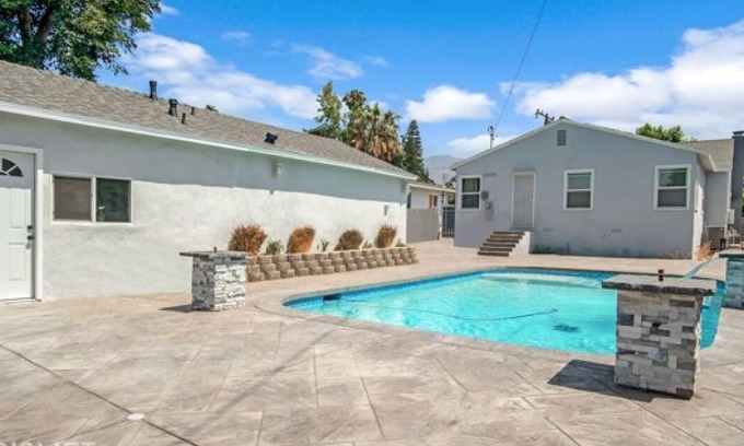 San Fernando House | San Fernando Pool home + Large Private Guest House