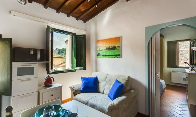 Santo Spirito Apartment | San Giovanni in the heart of Florence (Oltrarno) A/C and Free WIFI