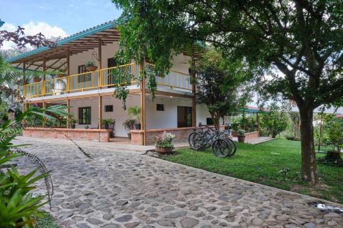Calarca Bed & Breakfast | San Jose Coffee farm