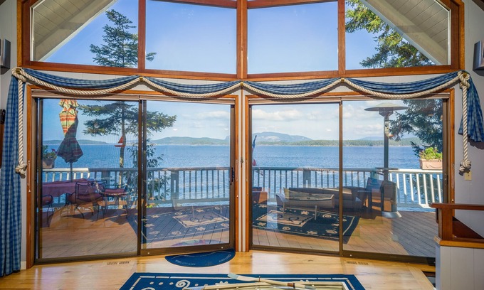Friday Harbor House | San Juan Island, Washington Way Chalet #127