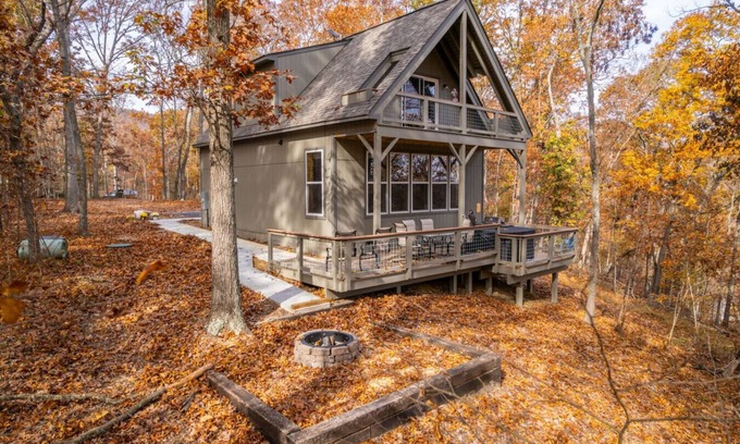 Luray Cabin | Sanctuary, A cozy brand new cabin