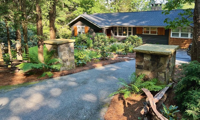 Lake Sequoyah House | Sanctuary Cottage - Historic Highlands Charm w/Screen Porch, Firepit out Front