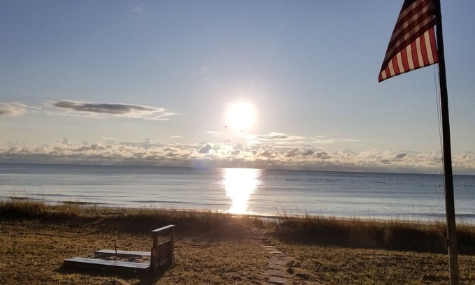 Sturgeon Bay House | Sand Beach Door County Lake House - Last Minute Opening!