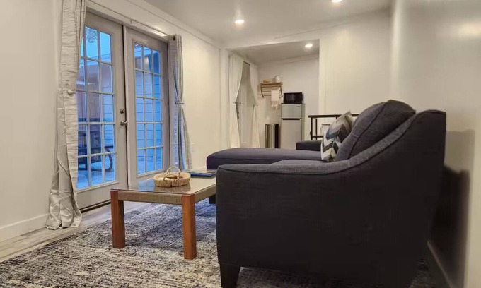 Woodlawn House | Sand Dollar