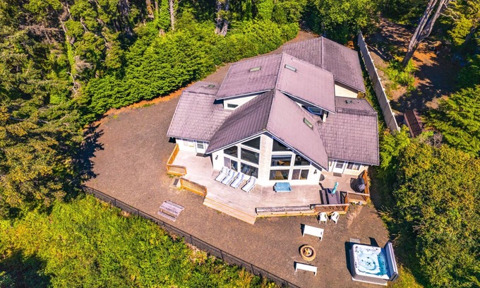 Moclips House | Sandcastle Bluff in Moclips