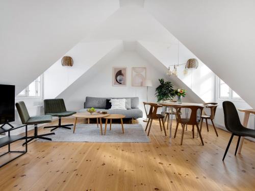 Christianshavn Apartment | Sanders Saint - Loft One-Bedroom Apartment By the Charming Canals