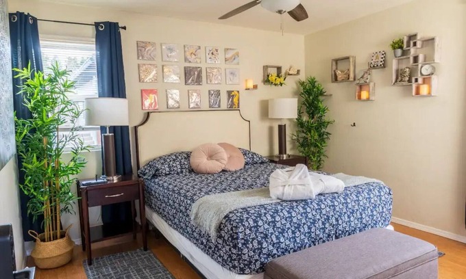 Oak Park House | SanDiego Insider's Coastal Bliss and Urban Wonders. Near SDSU Chollas Lake.nnnn