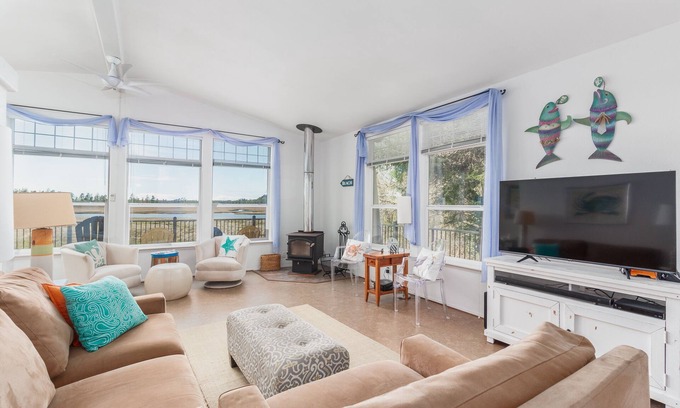 Cloverdale House | Sandlake Views #186 - Peaceful, secluded retreat. Pet friendly with views