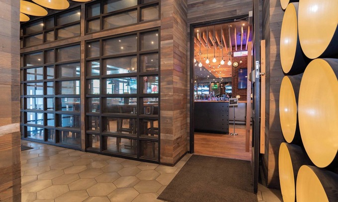 Central Hotel | Sandman Hotel Vancouver Downtown