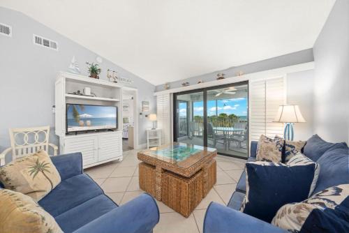 Sanibel House | Sandpiper Beach #405