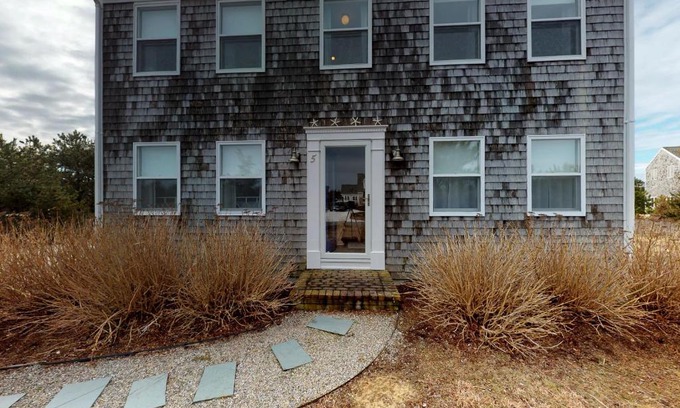 North Truro House | Sandpiper Cottage