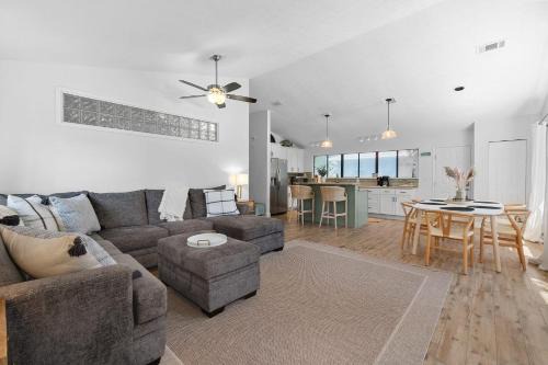 Vilano Beach Apartment | Sandpiper Cottage- Walk to Beach and Pier