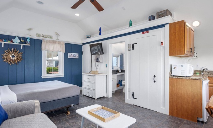 South Yarmouth Cottage | Sandpiper studio at Seaside Cottages near Nantucket Sound