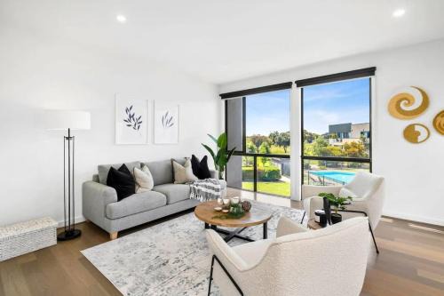 Torquay House | Sands Coastal Villa Close to Pool, Beach and Golf