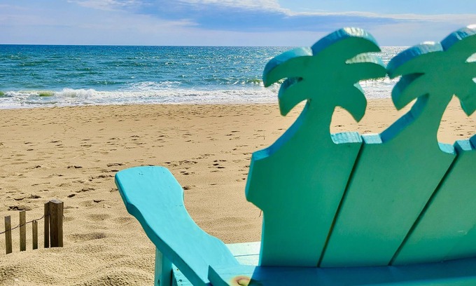 Nags Head Hotel | SandSpur Ocean Cottages