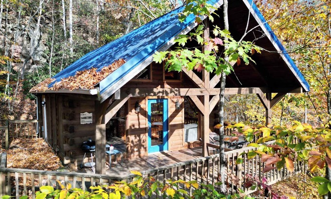 Stanton Cabin | Sandstone Cabin-RRG! Hot tub- Relaxing