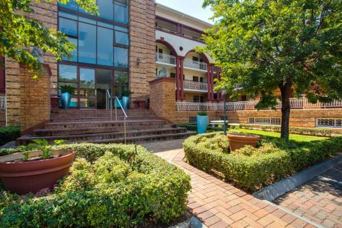Sandown Apartment | Sandton Times Square