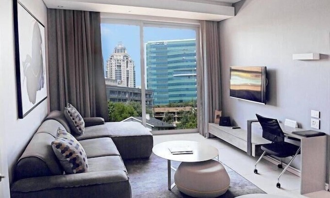 Sandown Apartment | SandtonCity-Apartment-Sleeps4-Pool-Parking