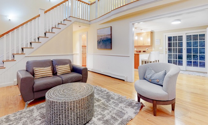 East Sandwich House | Sandy Neck Custom Home | 4 Living Rooms, Sunroom, Central AC | Walk to Beach