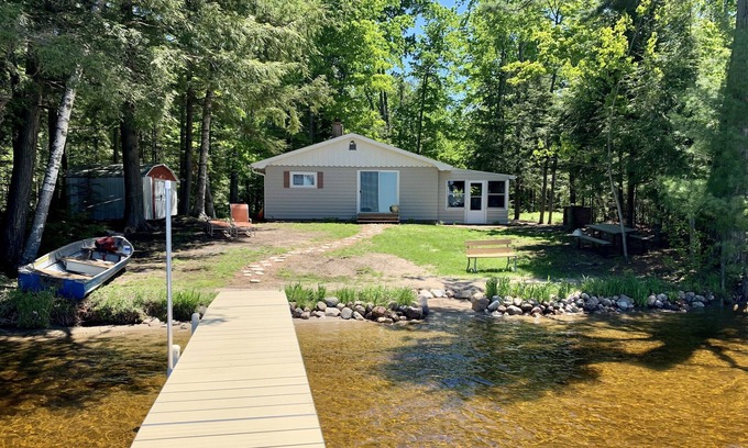 Elcho Cottage | Sandy Shore Cottage on Enterprise Lake, Elcho