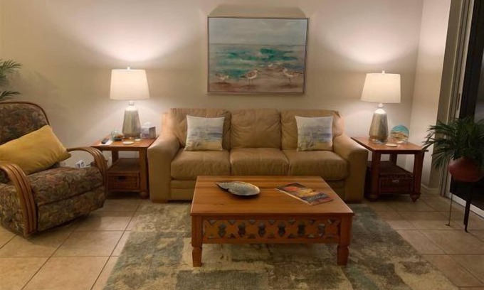 Tropical Cove Condo | Sandy Shores at Lexington CC Lake Village