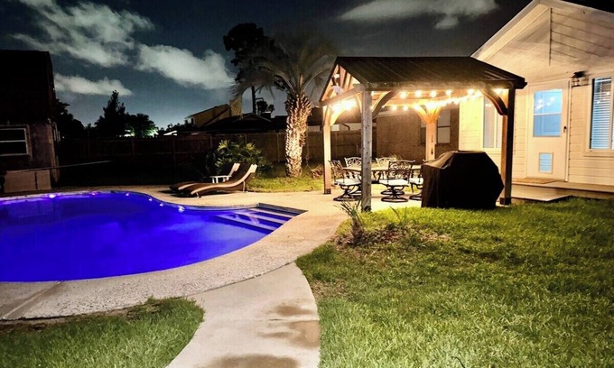 Panama City House | Sandy Toes 3/2 - Spacious POOL House In Panama City!