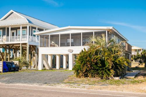 Long Beach House | Sandy Toes
