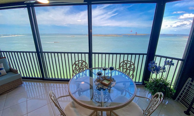 Punta Rassa Condo | Sanibel Harbour 1113: Escape to the water! Beautiful views + near FM Beach and Sanibel for shelling!