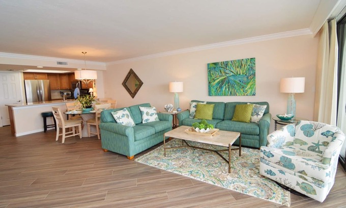 Punta Rassa Condo | Sanibel Harbour Resort Bay View Tower 236: Beachfront condo overlooking San Carlos Bay.