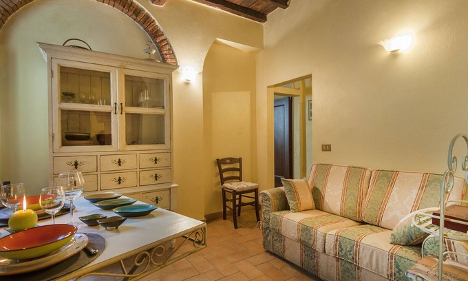 Sant' Ambrogio Apartment | Sant' Egidio is 5 mins from the Dome. On the ground floor with WI.FI and Air Con